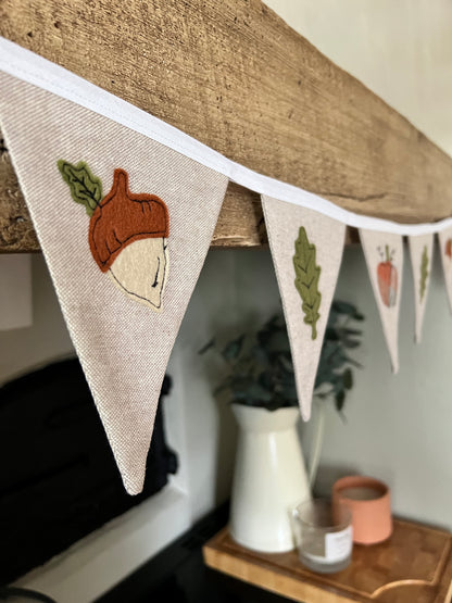 Autumn Acorn Bunting