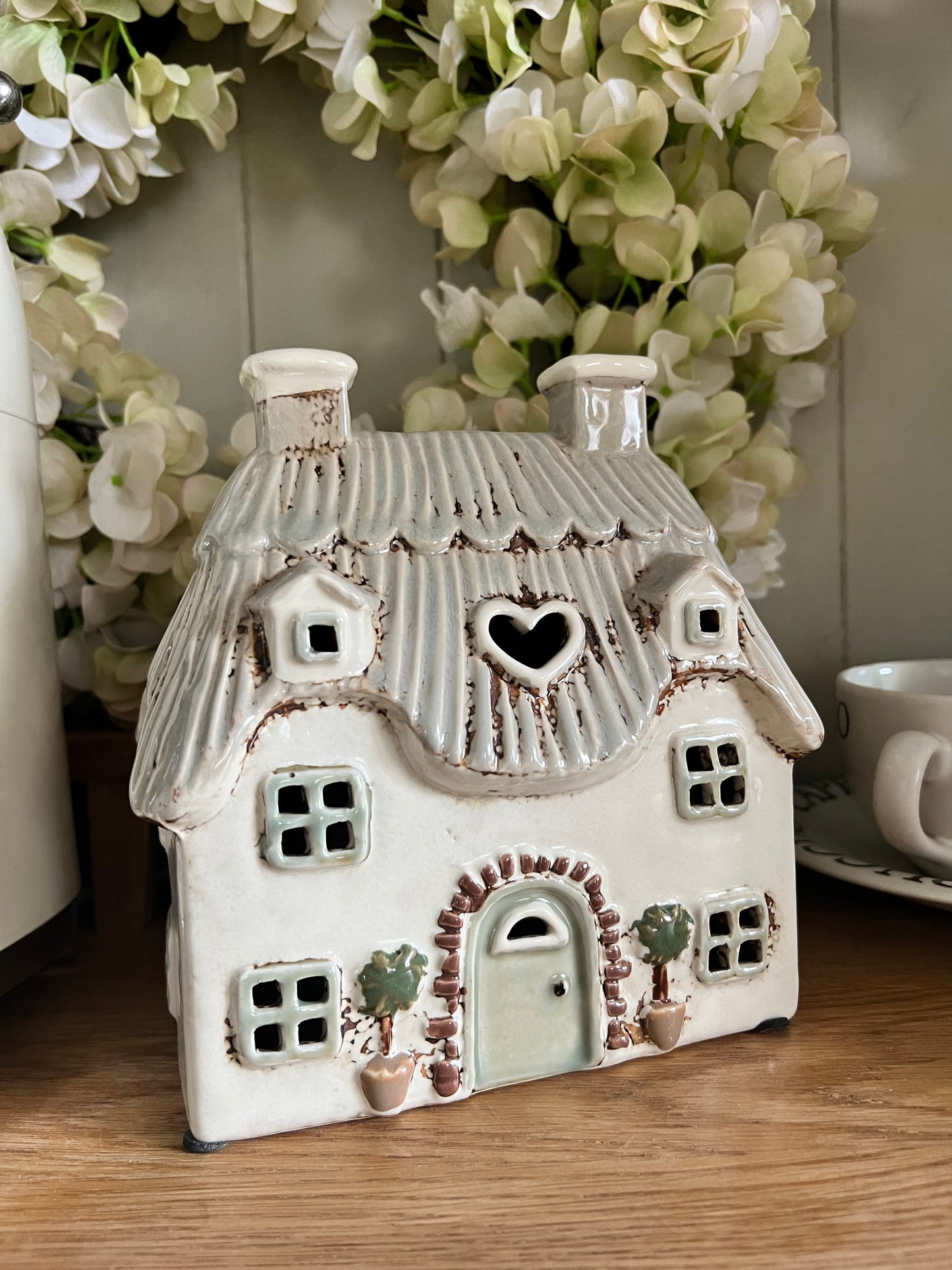 Large Cream Cottage Tea light Holder