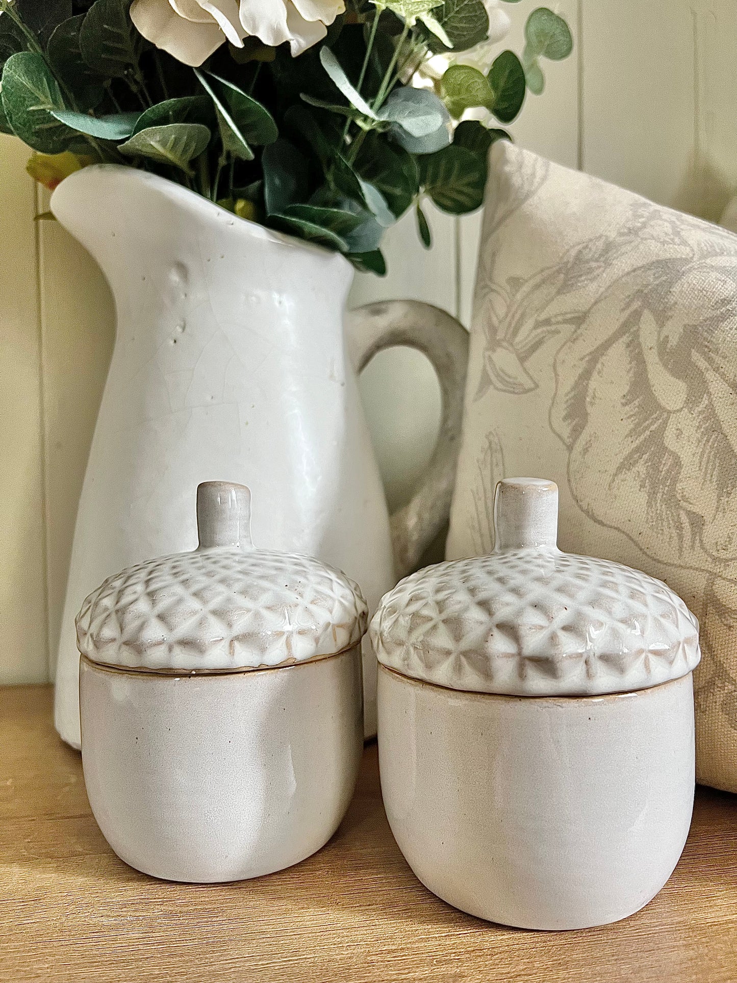 Ceramic Acorn Pot (2 sizes available)