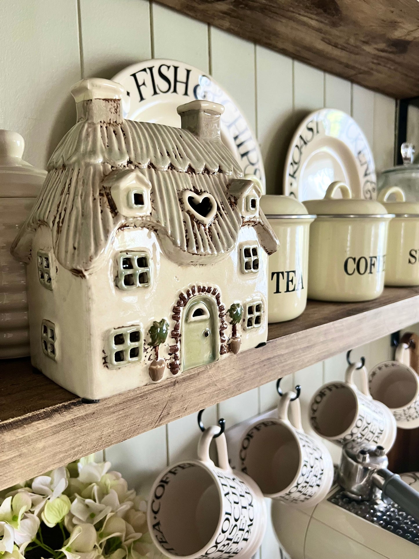 Large Cream Cottage Tea light Holder